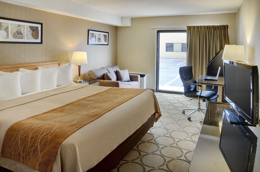 Comfort Inn Rouyn-Noranda Exterior foto