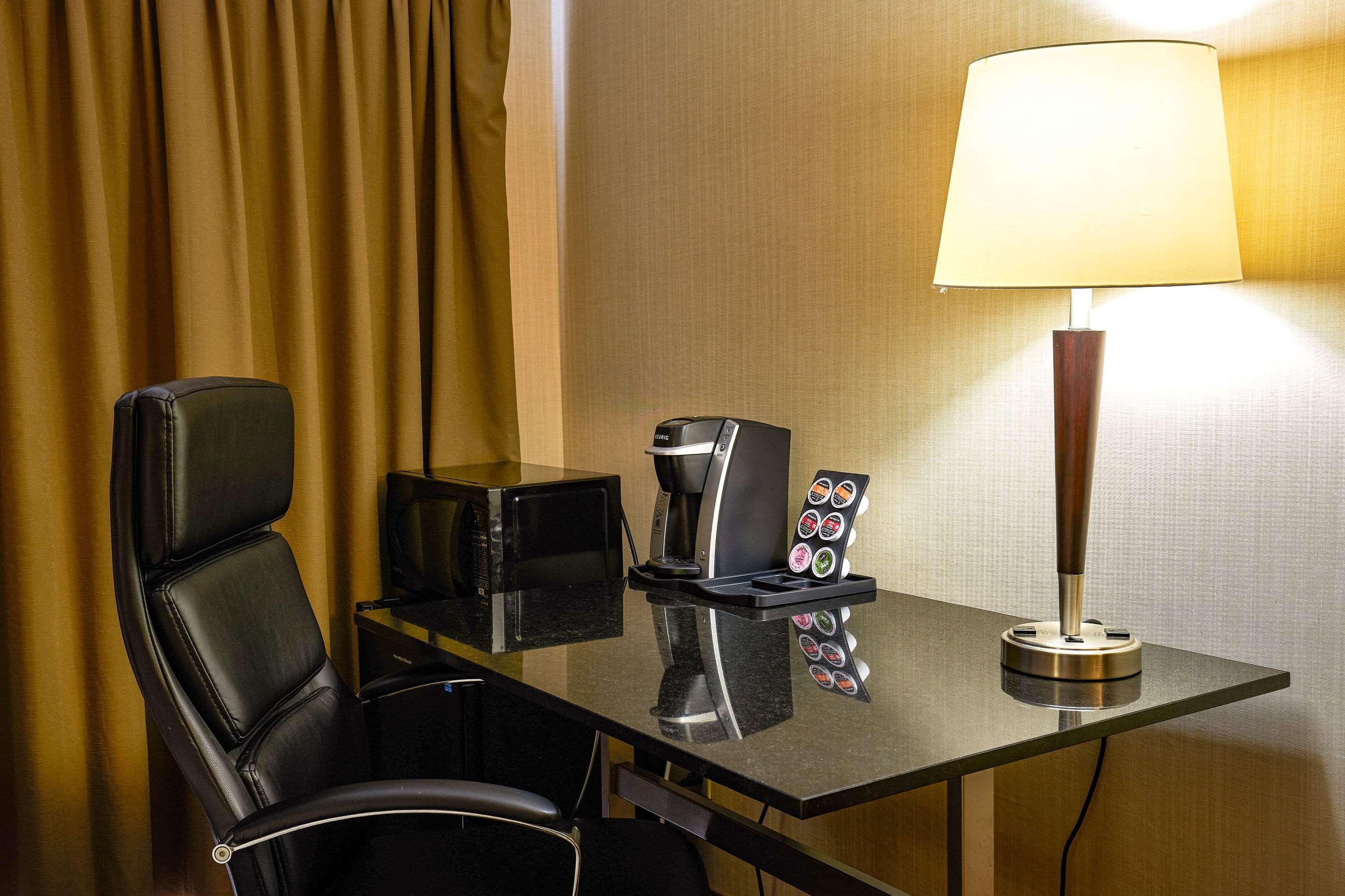 Comfort Inn Rouyn-Noranda Exterior foto
