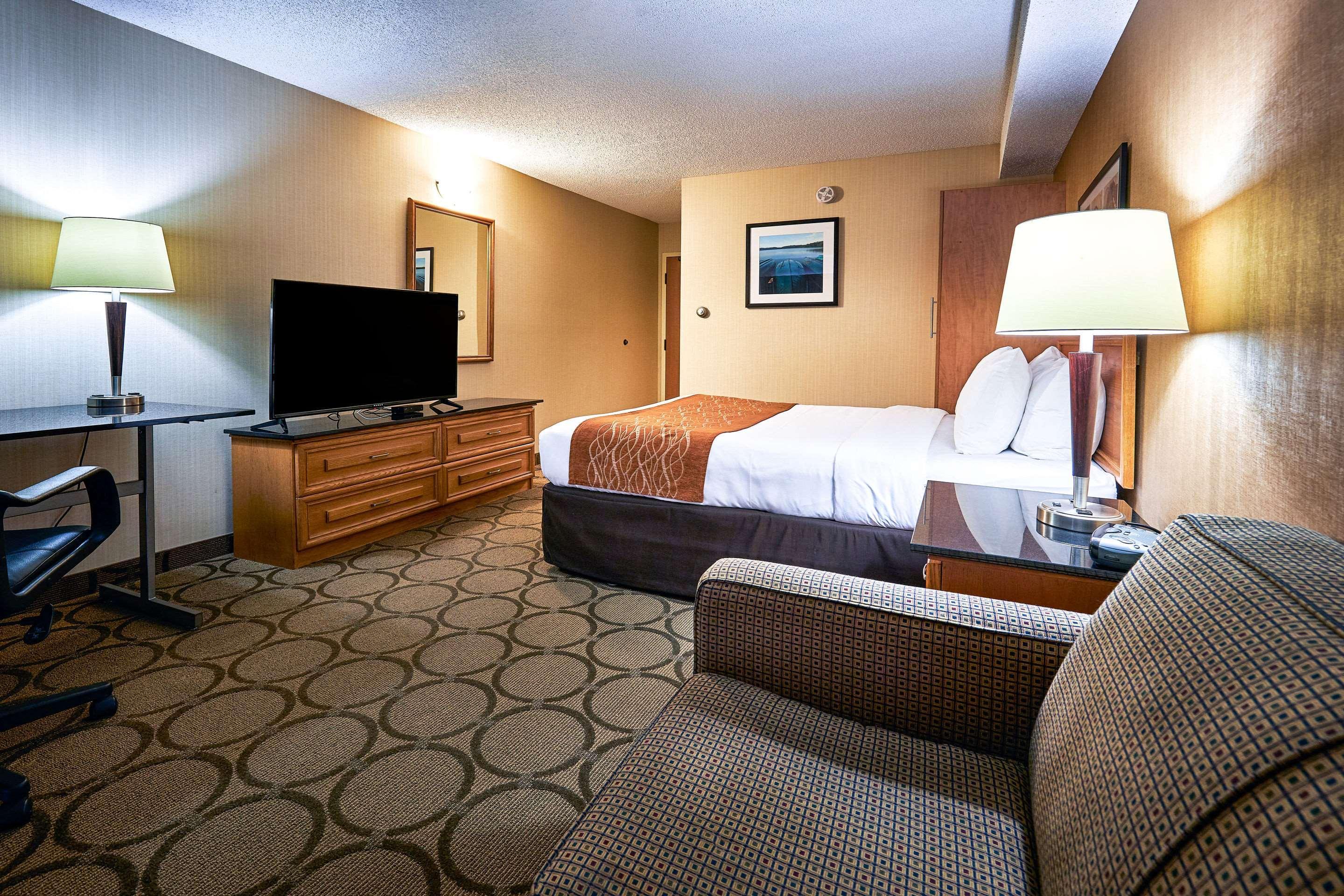 Comfort Inn Rouyn-Noranda Exterior foto