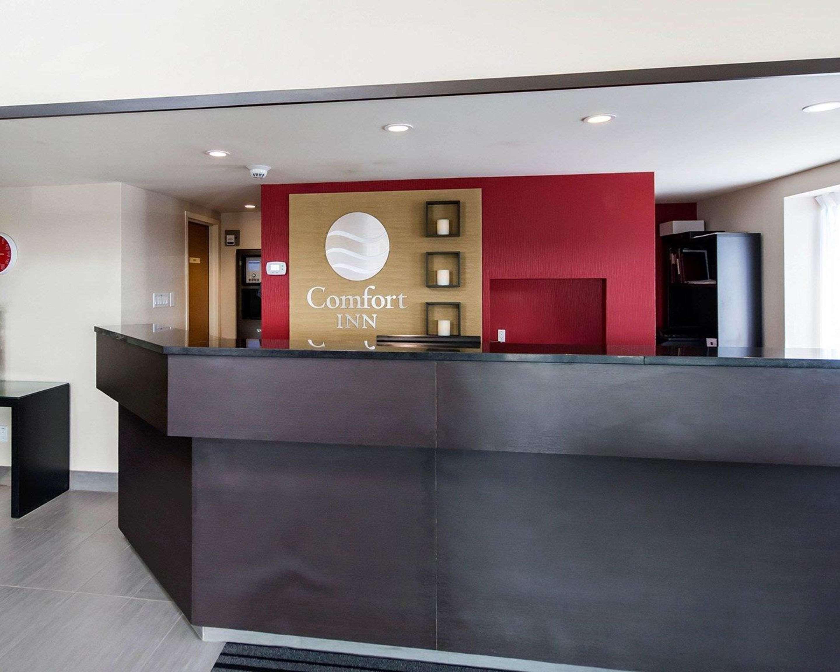 Comfort Inn Rouyn-Noranda Exterior foto