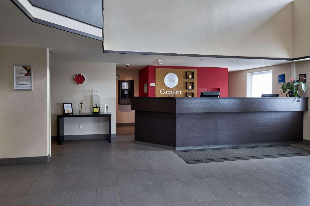 Comfort Inn Rouyn-Noranda Exterior foto
