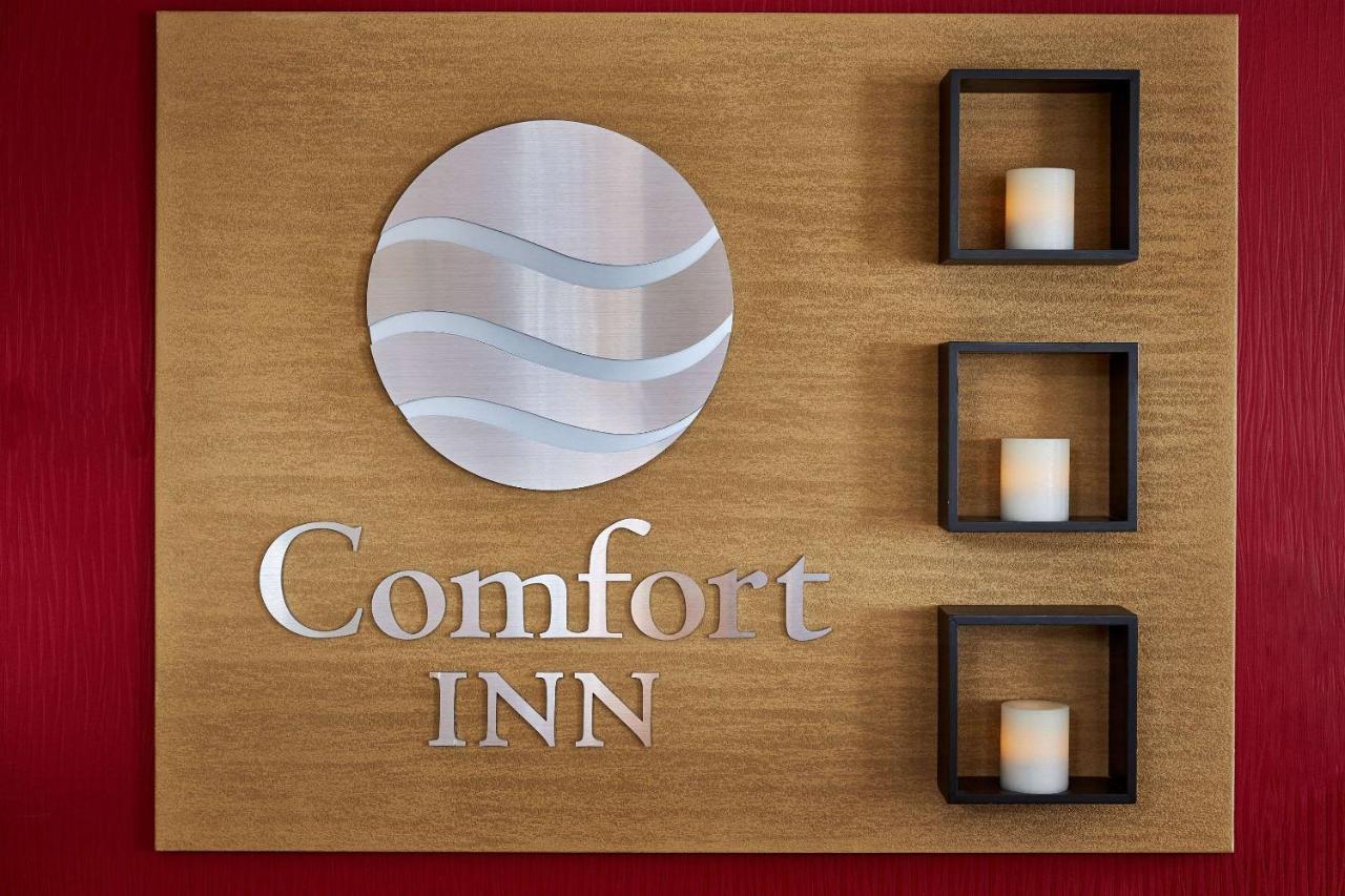 Comfort Inn Rouyn-Noranda Exterior foto
