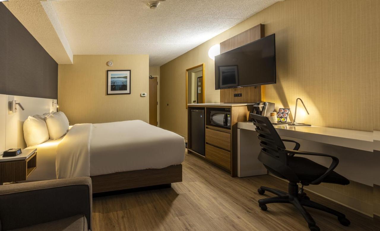 Comfort Inn Rouyn-Noranda Exterior foto