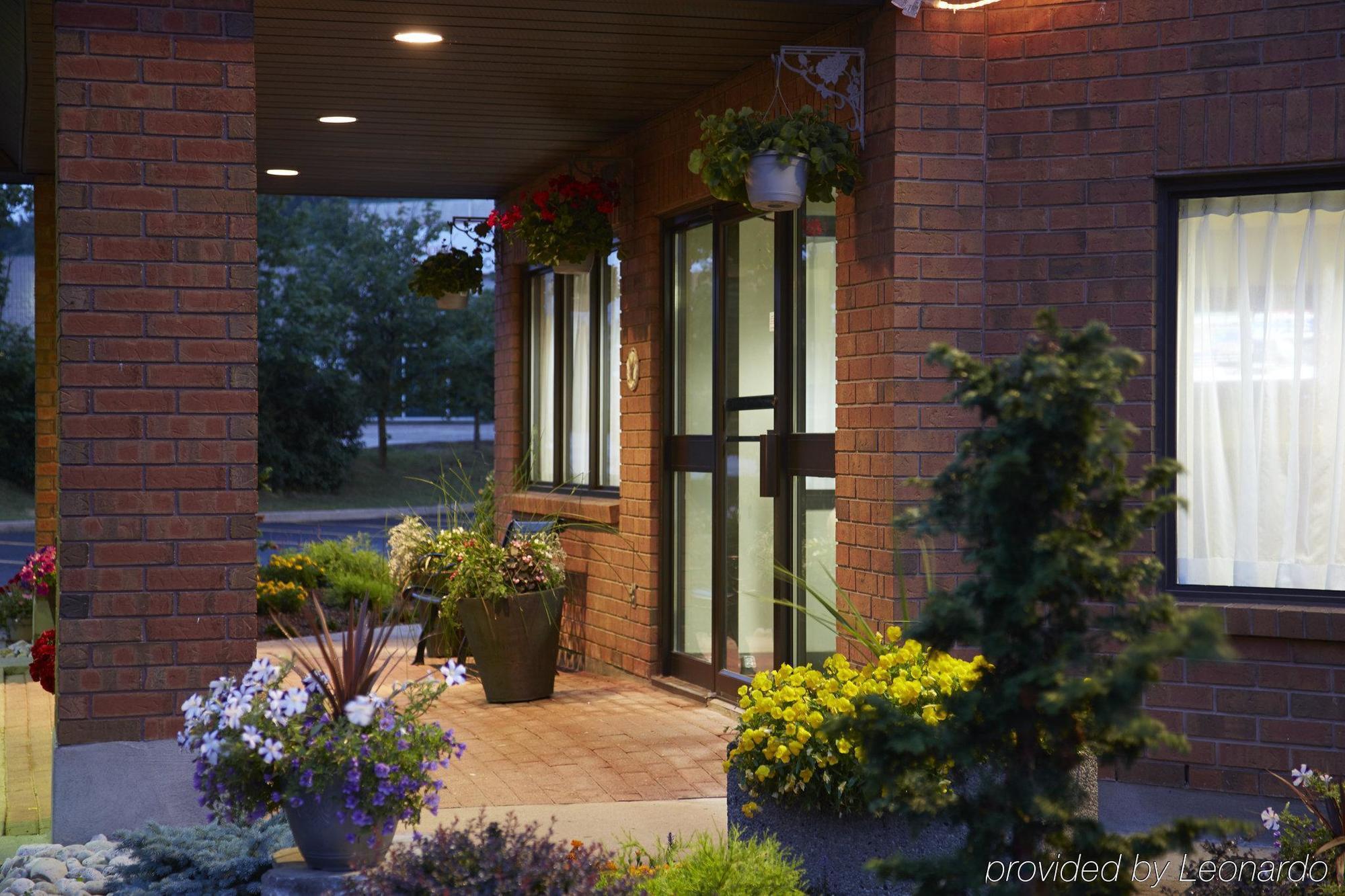 Comfort Inn Rouyn-Noranda Exterior foto